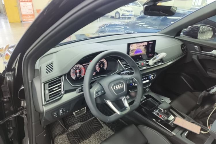 Used Audi Q5L 2024 40 TFSI Luxury Dynamic Edition Center Console