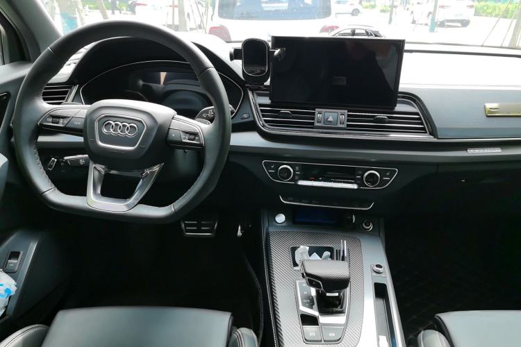 Used Audi Q5L 2024 40 TFSI Luxury Dynamic Edition Center Console