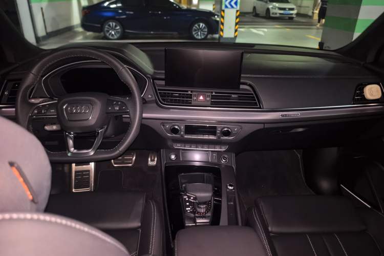 Used Audi Q5L 2024 45 TFSI Luxury Dynamic Model Center Console