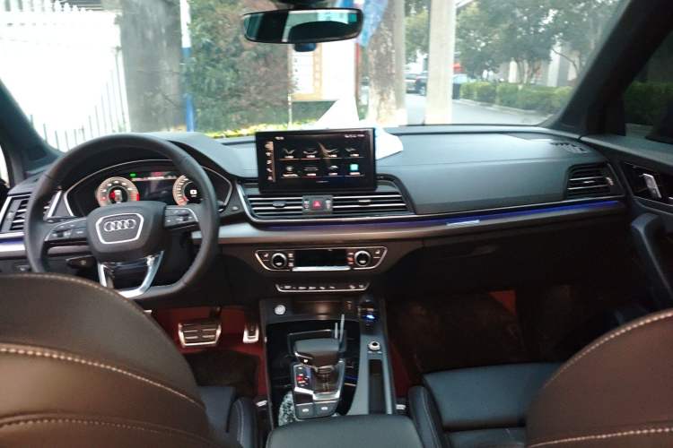 Used Audi Q5L 2024 45 TFSI Luxury Dynamic Model Center Console