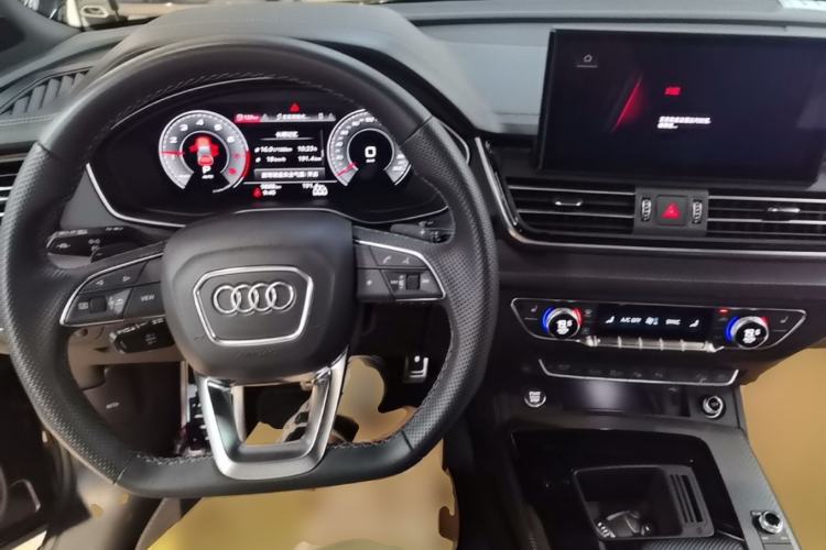 Used Audi Q5L 2024 45 TFSI Luxury Dynamic Model Center Console