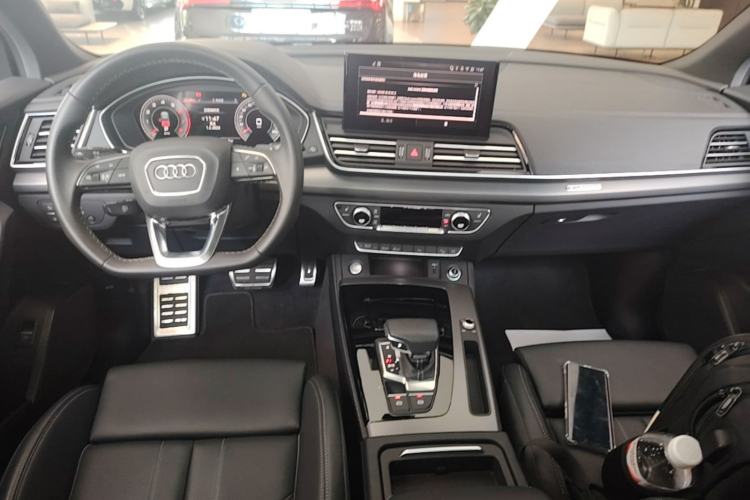 Used Audi Q5L 2024 40 TFSI Luxury Dynamic Edition Center Console