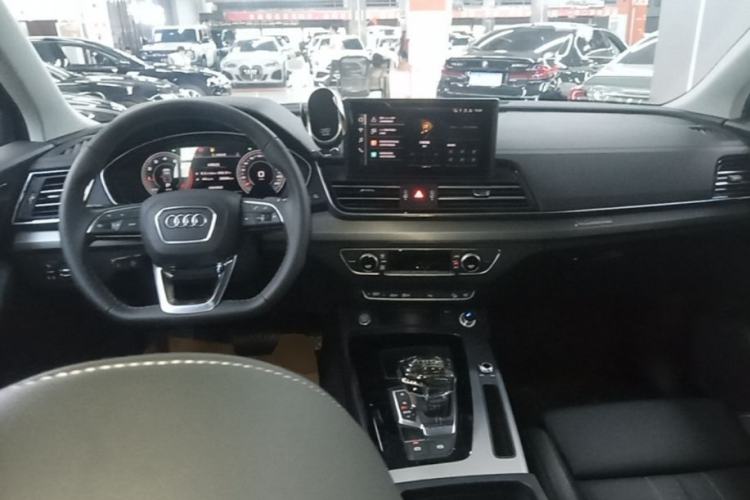 Used Audi Q5L 2024 40 TFSI Fashion Dynamic Model Center Console