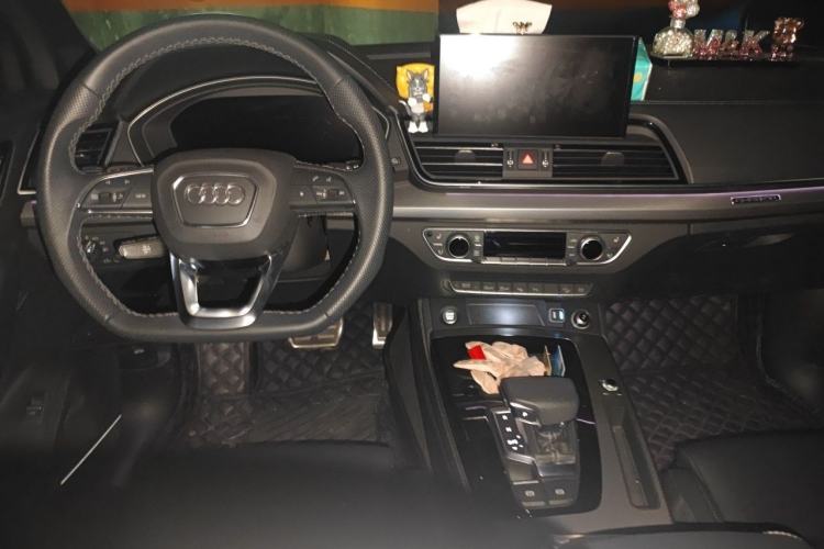Used Audi Q5L 2024 45 TFSI Luxury Dynamic Model Center Console