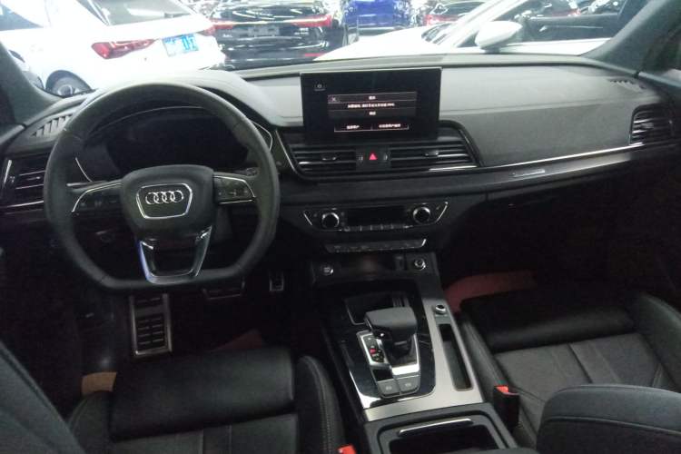 Used Audi Q5L 2024 40 TFSI Luxury Dynamic Edition Center Console