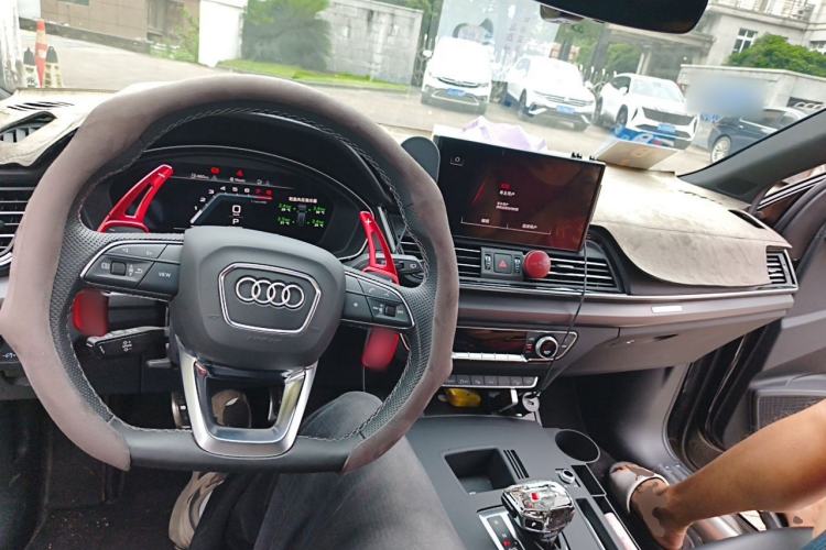 Used Audi Q5L 2024 45 TFSI Luxury Dynamic Model Center Console