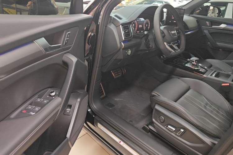 Used Audi Q5L 2024 40 TFSI Luxury Dynamic Edition Driver Seat