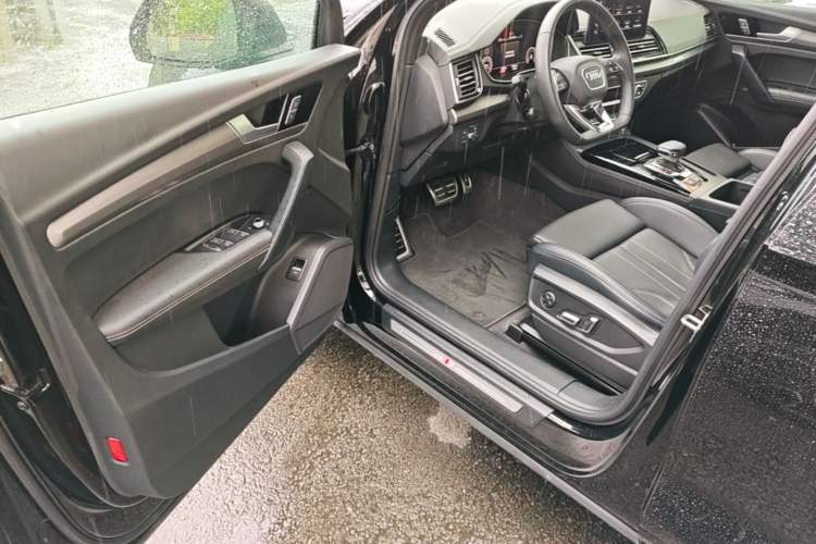 Used Audi Q5L 2024 40 TFSI Luxury Dynamic Edition Driver Seat