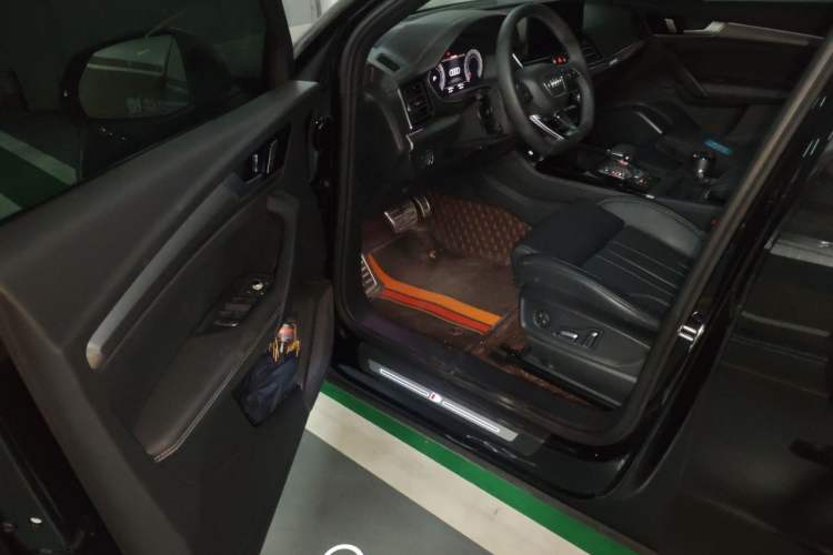 Used Audi Q5L 2024 40 TFSI Luxury Dynamic Edition Driver Seat