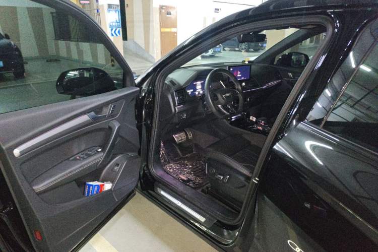 Used Audi Q5L 2024 40 TFSI Luxury Dynamic Edition Driver Seat