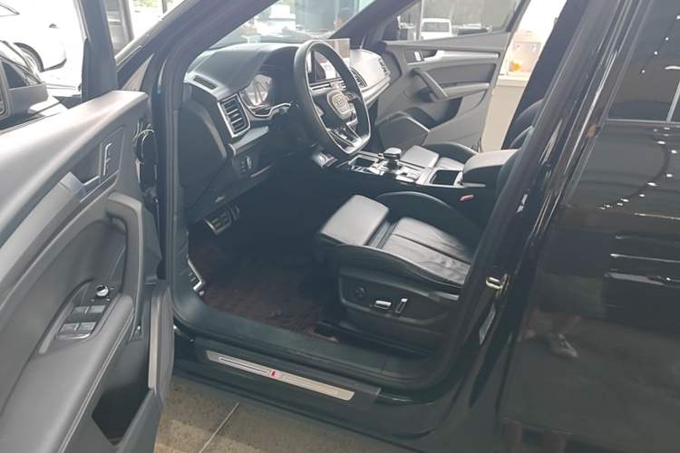 Used Audi Q5L 2024 40 TFSI Luxury Dynamic Edition Driver Seat