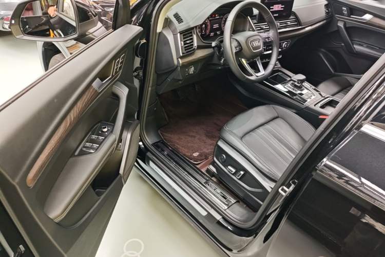 Used Audi Q5L 2024 40 TFSI Luxury Prestige Edition Driver Seat
