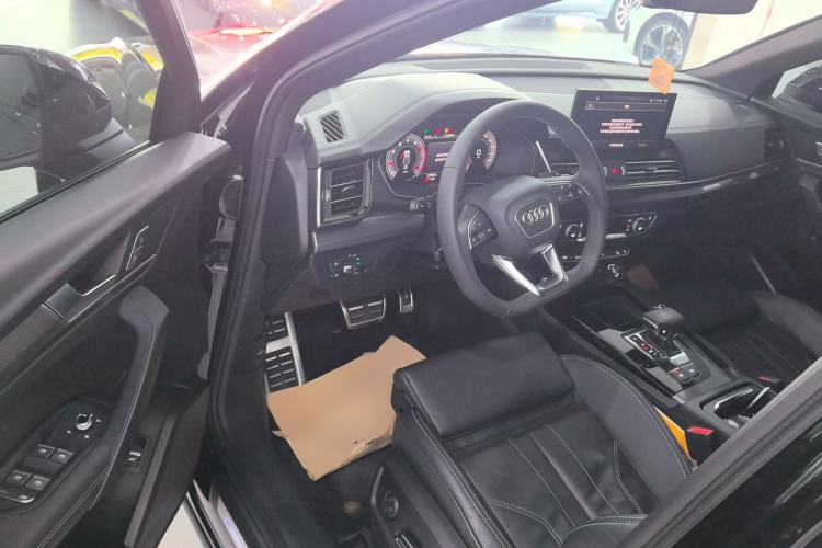 Used Audi Q5L 2024 40 TFSI Luxury Dynamic Edition Driver Seat