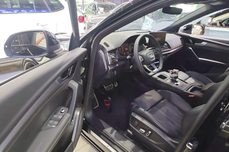 Used Audi Q5L 2024 40 TFSI Luxury Dynamic Edition Driver Seat