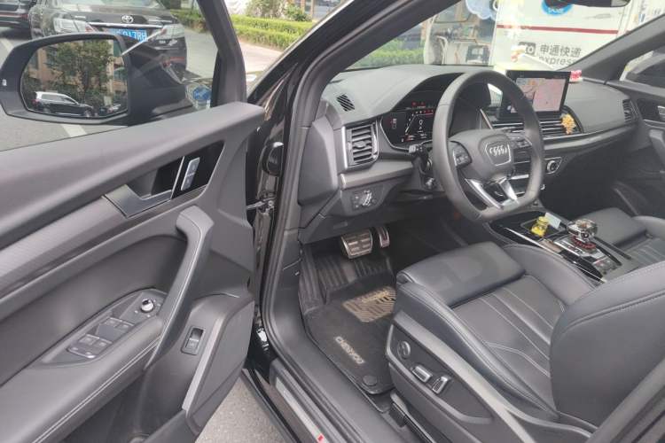 Used Audi Q5L 2024 40 TFSI Luxury Dynamic Edition Driver Seat