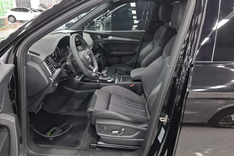 Used Audi Q5L 2024 40 TFSI Luxury Dynamic Edition Driver Seat
