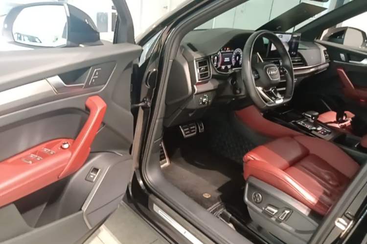 Used Audi Q5L 2024 40 TFSI Luxury Dynamic Edition Driver Seat