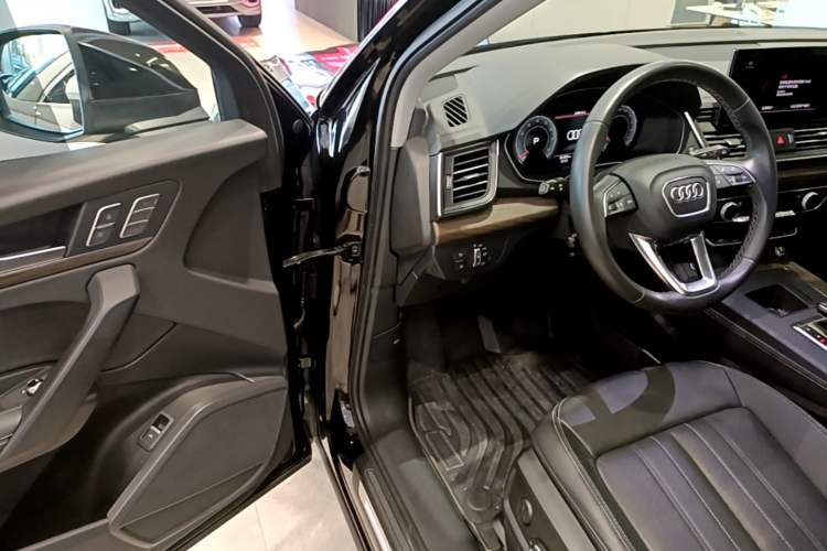 Used Audi Q5L 2024 40 TFSI Luxury Prestige Edition Driver Seat