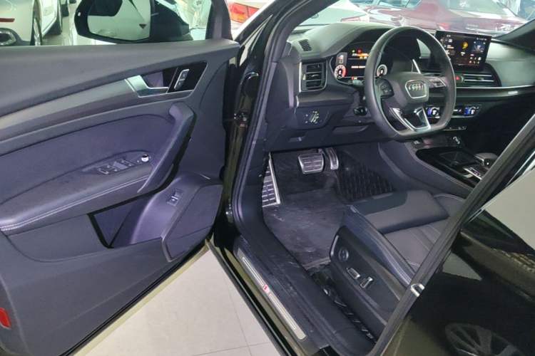 Used Audi Q5L 2024 40 TFSI Luxury Dynamic Edition Driver Seat