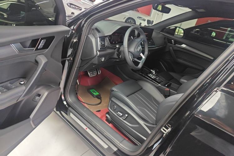 Used Audi Q5L 2024 40 TFSI Luxury Dynamic Edition Driver Seat