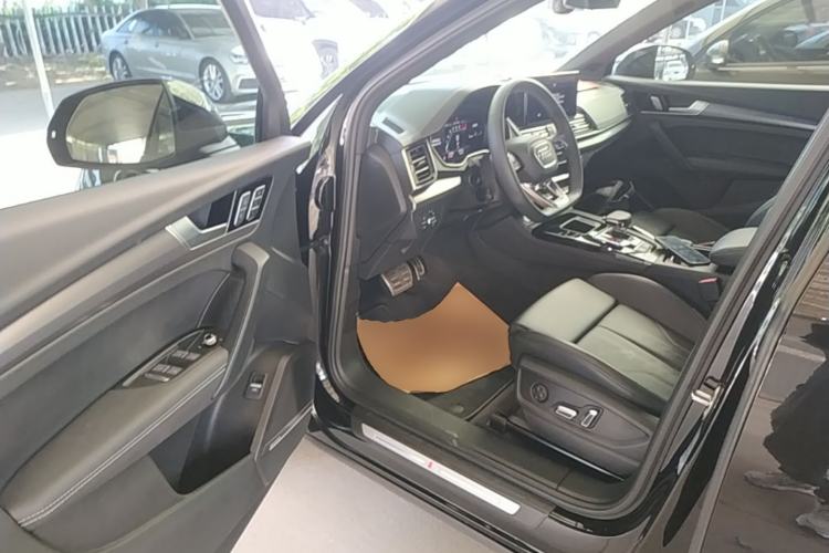 Used Audi Q5L 2024 45 TFSI Luxury Dynamic Model Driver Seat