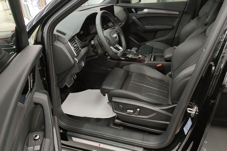 Used Audi Q5L 2024 40 TFSI Luxury Dynamic Edition Driver Seat