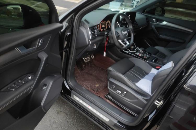 Used Audi Q5L 2024 40 TFSI Luxury Dynamic Edition Driver Seat