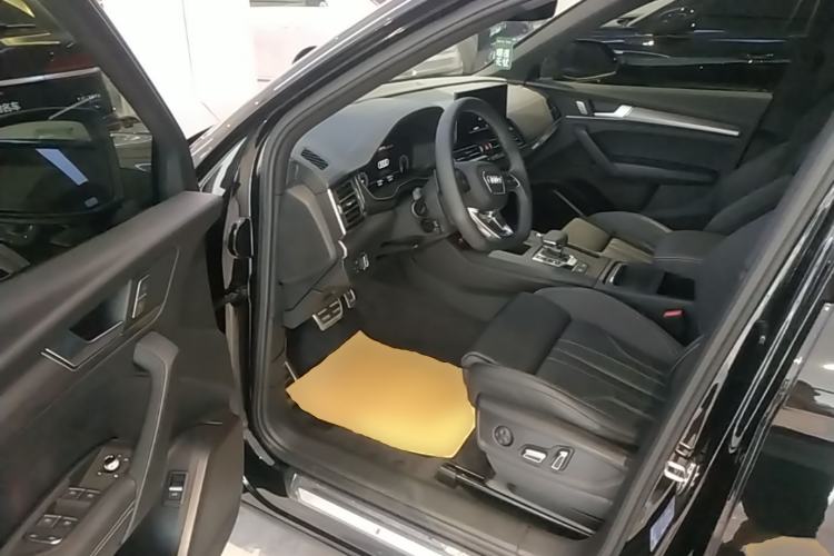 Used Audi Q5L 2024 40 TFSI Luxury Dynamic Edition Driver Seat