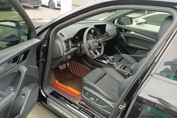 Used Audi Q5L 2024 40 TFSI Luxury Dynamic Edition Driver Seat