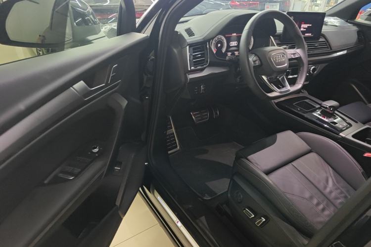 Used Audi Q5L 2024 40 TFSI Luxury Dynamic Edition Driver Seat
