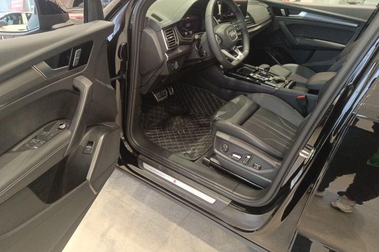Used Audi Q5L 2024 40 TFSI Luxury Dynamic Edition Driver Seat