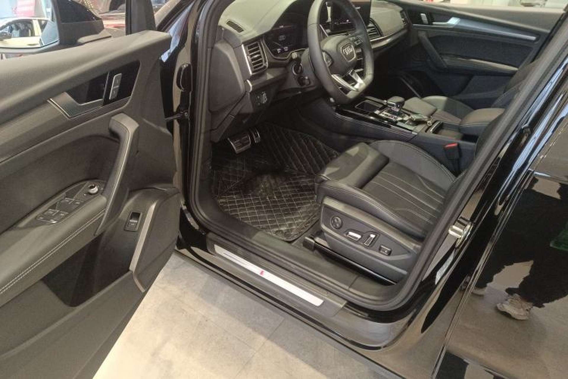 Used Audi Q5L 2024 40 TFSI Luxury Dynamic Edition Driver Seat