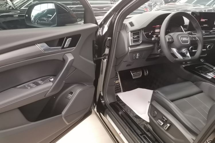 Used Audi Q5L 2024 40 TFSI Luxury Dynamic Edition Driver Seat