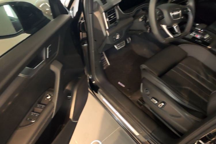 Used Audi Q5L 2024 40 TFSI Luxury Dynamic Edition Driver Seat