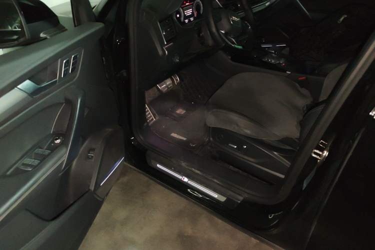 Used Audi Q5L 2024 45 TFSI Luxury Dynamic Model Driver Seat