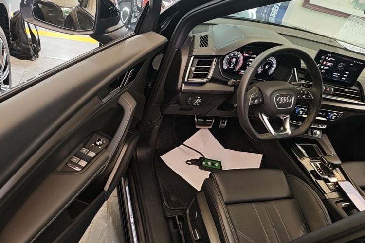 Used Audi Q5L 2024 40 TFSI Luxury Dynamic Edition Driver Seat