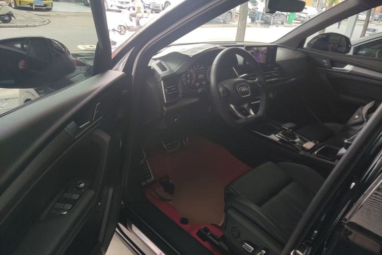 Used Audi Q5L 2024 40 TFSI Luxury Dynamic Edition Driver Seat