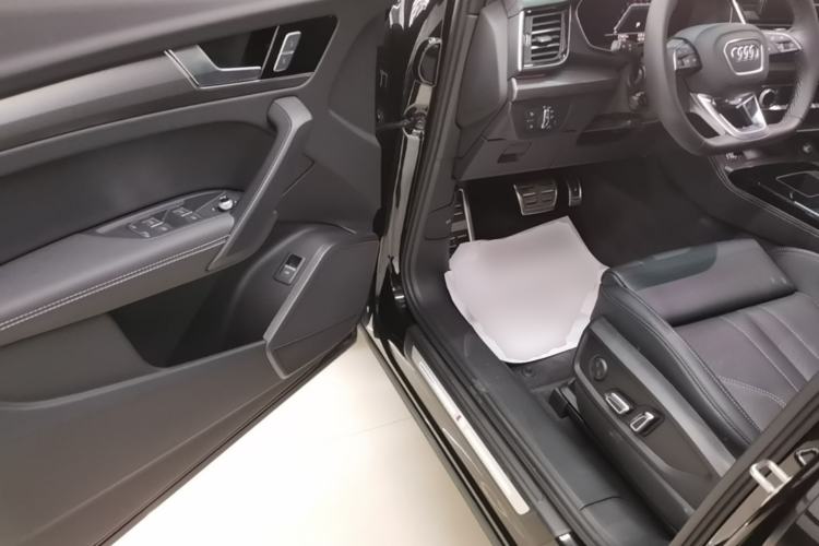 Used Audi Q5L 2024 40 TFSI Luxury Dynamic Edition Driver Seat
