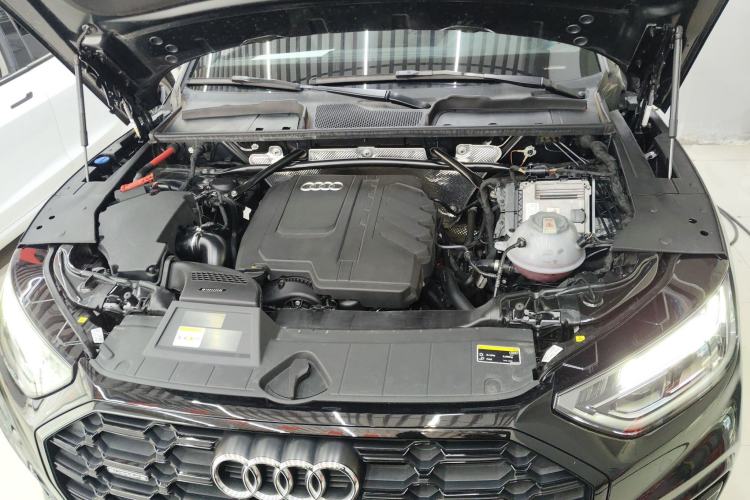 Used Audi Q5L 2024 40 TFSI Luxury Dynamic Edition Engine Bay