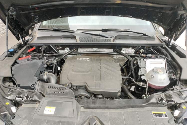 Used Audi Q5L 2024 40 TFSI Fashion Dynamic Model Engine Bay
