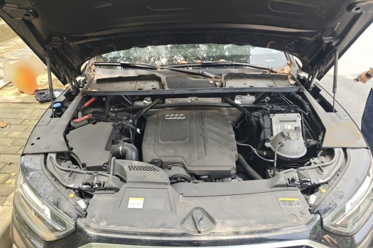 Used Audi Q5L 2024 40 TFSI Fashion Dynamic Model Engine Bay
