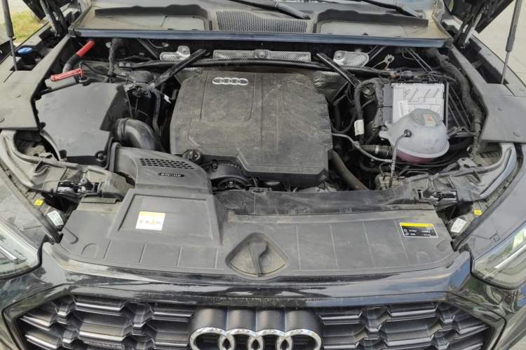 Used Audi Q5L 2024 45 TFSI Luxury Dynamic Model Engine Bay