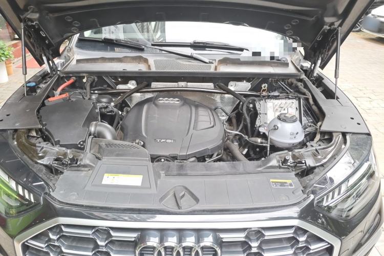 Used Audi Q5L 2024 40 TFSI Luxury Dynamic Edition Engine Bay