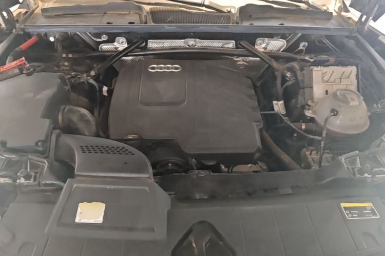 Used Audi Q5L 2024 45 TFSI Luxury Dynamic Model Engine Bay