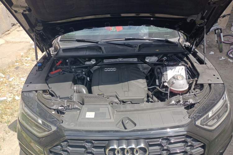 Used Audi Q5L 2024 45 TFSI Luxury Dynamic Model Engine Bay