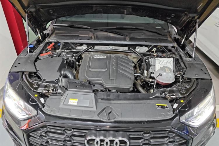 Used Audi Q5L 2024 45 TFSI Luxury Dynamic Model Engine Bay