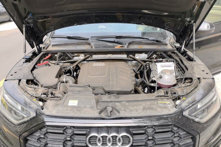 Used Audi Q5L 2024 40 TFSI Luxury Dynamic Edition Engine Bay