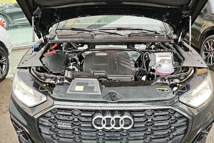 Used Audi Q5L 2024 40 TFSI Luxury Dynamic Edition Engine Bay