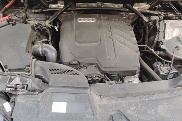Used Audi Q5L 2024 40 TFSI Fashion Dynamic Model Engine Bay