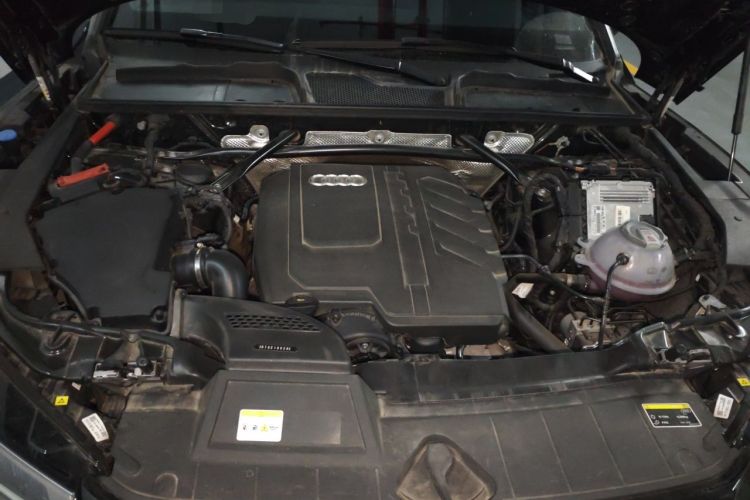 Used Audi Q5L 2024 40 TFSI Luxury Dynamic Edition Engine Bay